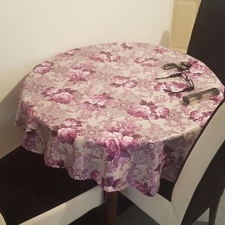 Amy Apartman Τούζλα Εξωτερικό φωτογραφία
