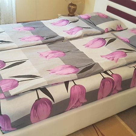 Amy Apartman Τούζλα Εξωτερικό φωτογραφία